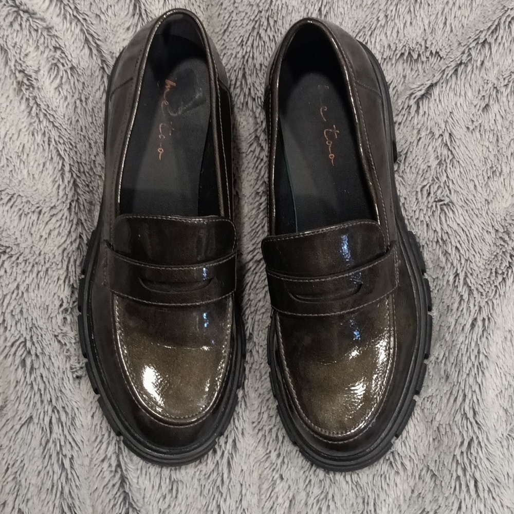 Oxford style shoes